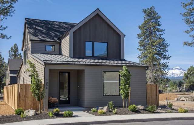 Gorgeous BRAND NEW 3-Bdr/2.5-bath with Loft in beautiful Sunset Meadows! -Sisters, Oregon photos photos