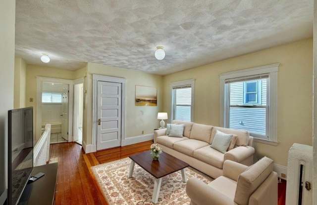 17 Pierce St - 17 Pierce Street, Quincy, MA 02171