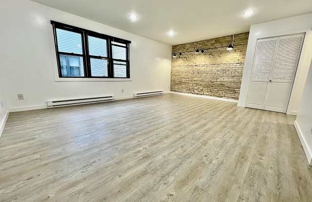 109 West Lincoln Avenue - 2 photos photos