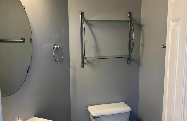 9602 WOODVIEW Drive Gallery 2