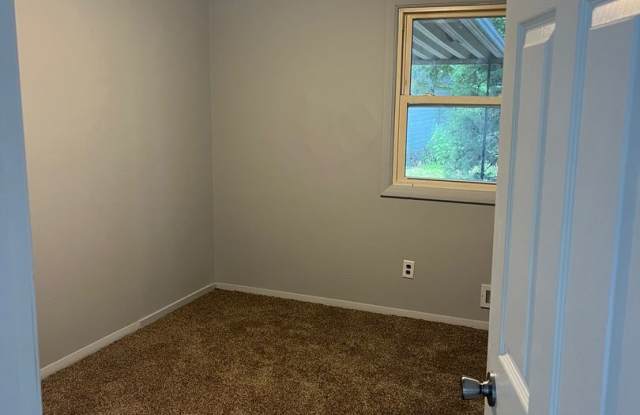 SPACIOUS 3 BEDROOM HOME READY TO WELCOME YOU Gallery 4