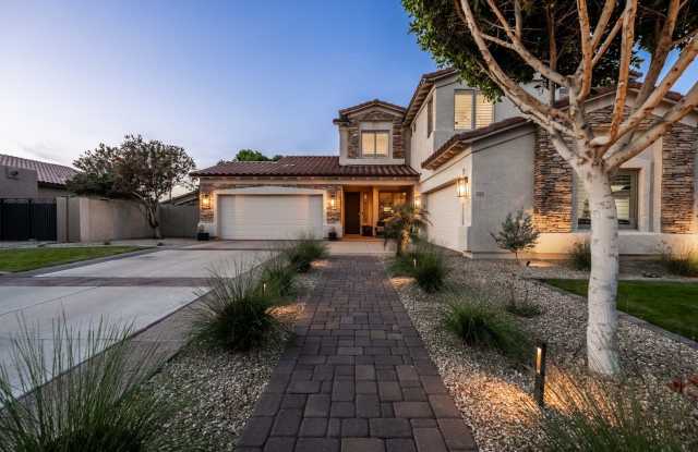 FULLY FURNISHED BEAUTFULLY REMODELED RESORT-LIKE 6 BEDROOM HOME IN GILBERT photos photos