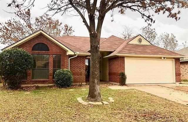 6715 Country Creek Drive - 6715 Country Creek Drive, Arlington, TX 76001