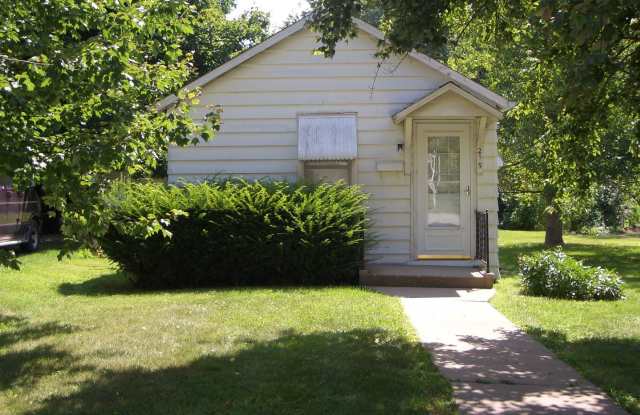 219 S. Mechanic Gallery 2