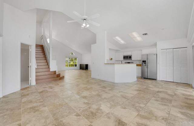 4355 LEICESTER Court, West Palm Beach, FL 33409 - 7815 Gallery 4