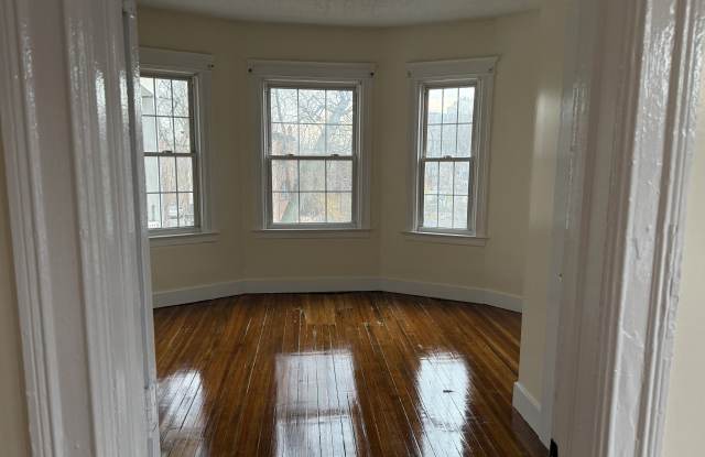 204 Homestead Avenue Gallery 3