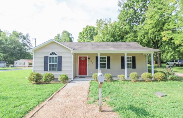 Convenient 2 bed 1 bath home in Athens City located near Athens State University and downtown Athens. photos photos
