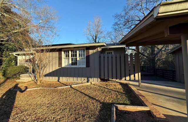 2 Bedrooms, 2 Bathrooms - Home in Maplewood! Gallery 3