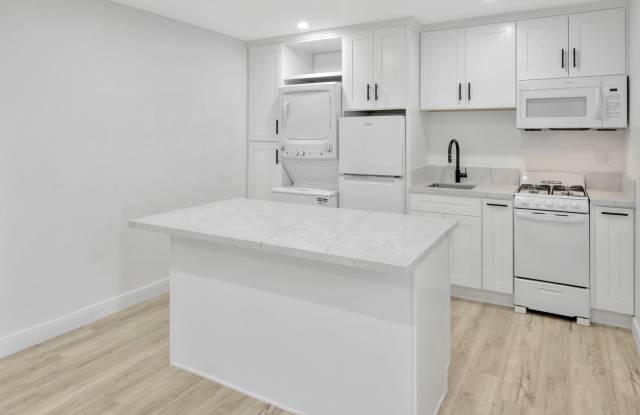 New on the market*** One bedroom, One bathroom in National City Gallery 3