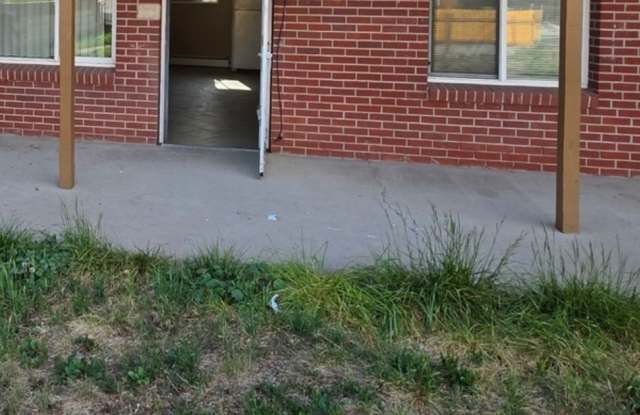 Charming 3BR Triplex  in Aurora photos photos