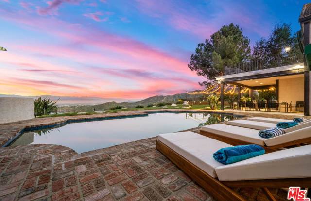 3722 Alonzo Avenue photos photos