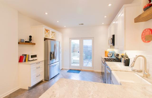 Beautiful & Stylish Graduate Hospital Neighborhood Home Gallery 1
