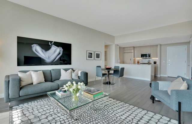 1200 AVENUE AT PORT IMPERIAL Gallery 2