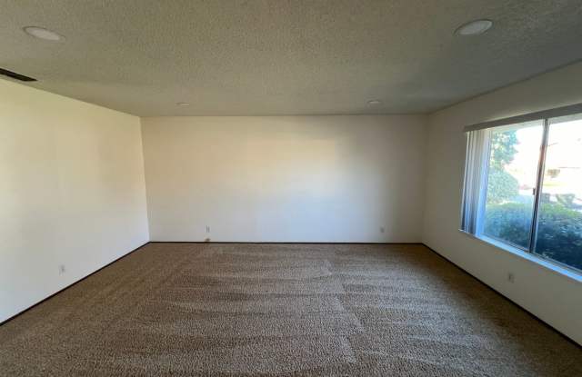 Charming and Spacious Citrus Heights Home Gallery 3