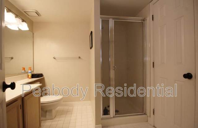 1200 Braddock Pl Gallery 3