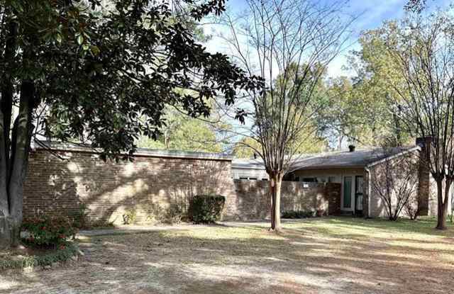 1903 West 42nd Avenue - 1903 West 42nd Avenue, Pine Bluff, AR 71603