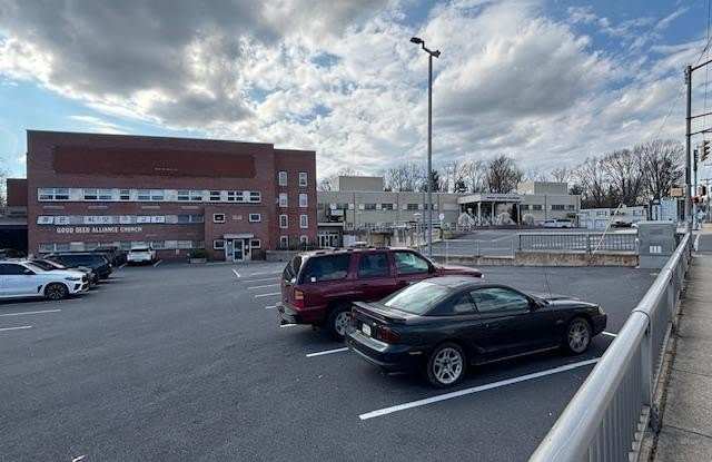 400 W MAIN Street Gallery 2
