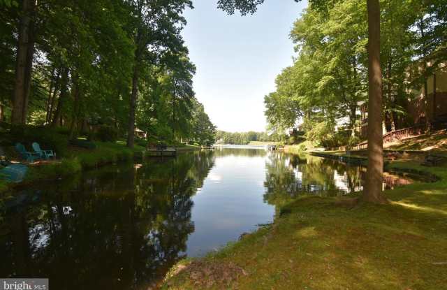 15980 Cove Ln Gallery 2