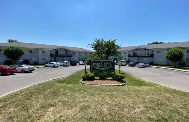 Nice updated condo unit close to downtown Franklin photos photos