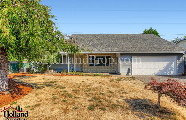 **COMING SOON** Remodeled 5-Bed with Brand New Appliances  Spacious Yard! photos photos