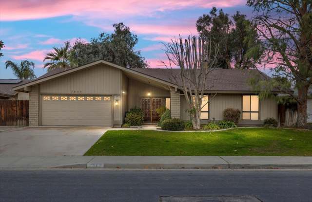 Beautiful Laurelglen Home with Lush Landscaping! photos photos