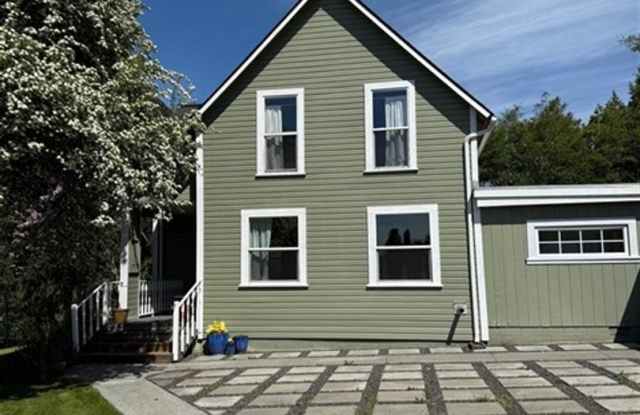 4 Bedroom, 1 Bathroom Home in Bow! photos photos 4 Bedroom, 1 Bathroom Home in Bow! photos photos