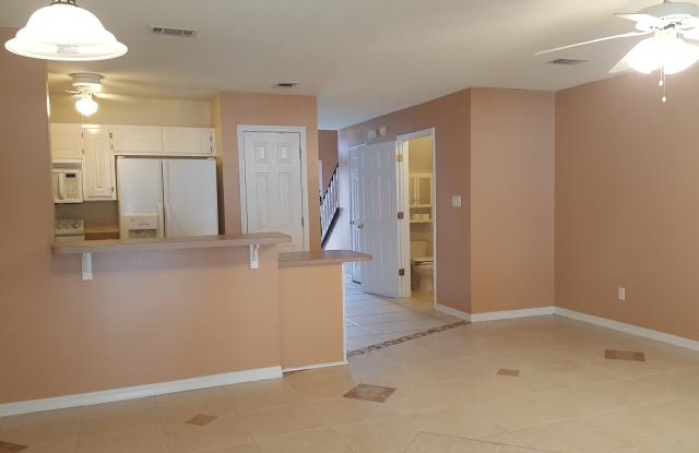 515 Taylor Cir Gallery 2