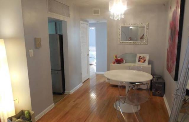 $1,850/ 2br - 750ft2 - Glover Park 2 Bedroom 1 Bath Central Air, Nice Kitchen + two car pkg! (2610 Tunlaw Road NW #1 Washington, DC) Gallery 4