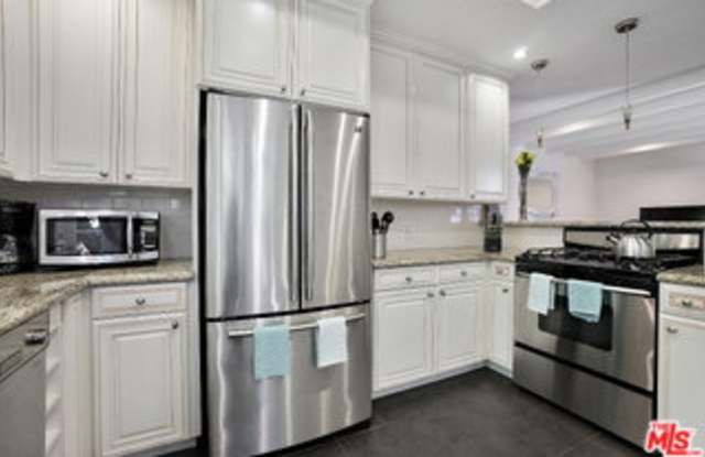 1360 North Crescent Heights Boulevard Gallery 4
