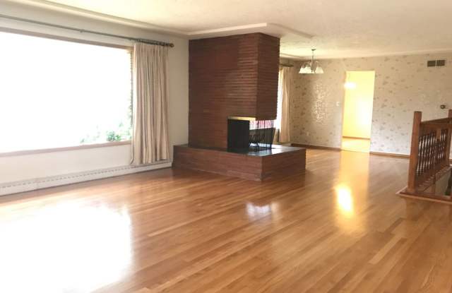 South Hill Charm - 3825 East 18th Avenue, Spokane, WA 99223 South Hill Charm - 3825 East 18th Avenue, Spokane, WA 99223