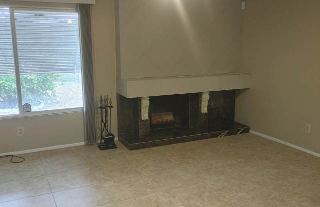 11429 S PAWNEE Circle Gallery 4