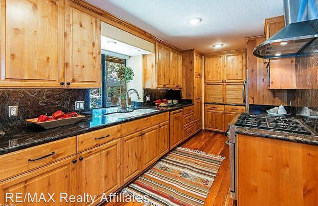 565 SILVERTIP DR. Gallery 2