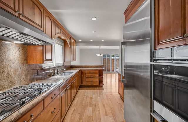Beautiful 3 bed 2.5 bath townhome in Millbrae photos photos