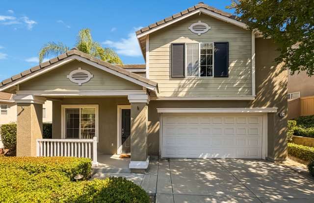Bright  Spacious 3B/3BA Home with Community Amenities in Vista photos photos