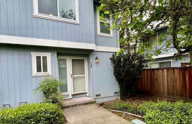 Redwood Glen Townhouse! Totally remodeled! - 20115 Redwood Road, Castro Valley, CA 94546