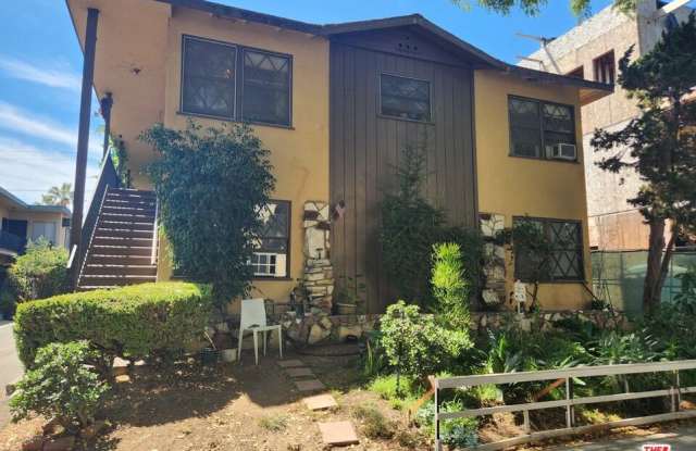 939 N Stanley Ave unit: 4 photos photos 939 N Stanley Ave unit: 4 photos photos