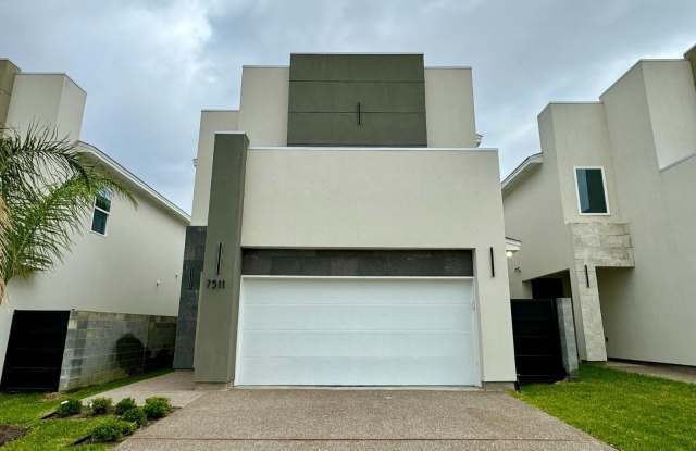7511 Cresta Bella Street photos photos