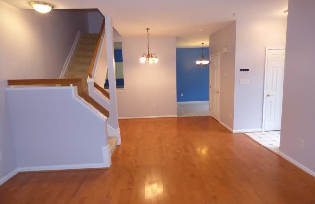19535 CARAVAN DRIVE Gallery 3