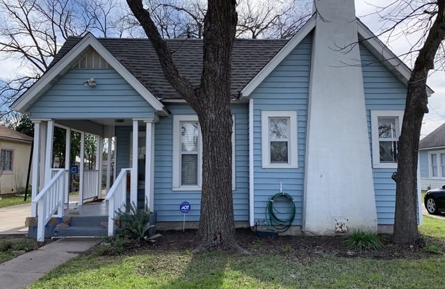 1546 W ROSEWOOD AVE - 1546 West Rosewood Avenue, San Antonio, TX 78201