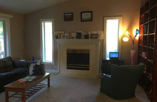 717 NW Sundace Circle Gallery 3