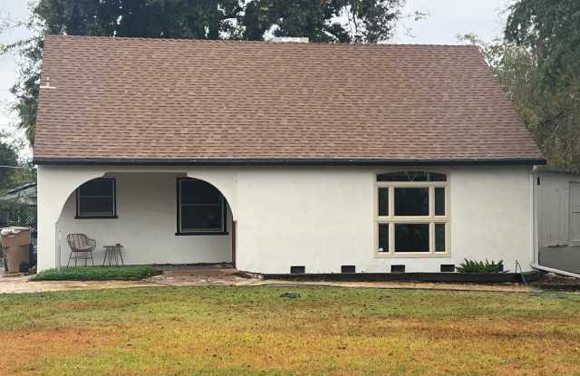 2820 Alta Vista Drive photos photos