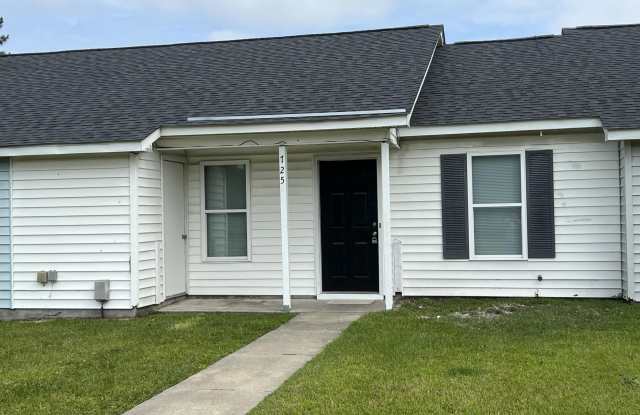 725 Pinewood Drive photos photos