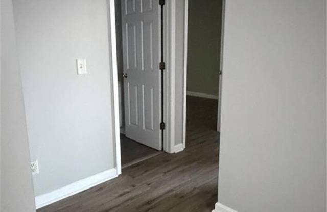 1000 Stonehaven Circle Gallery 2