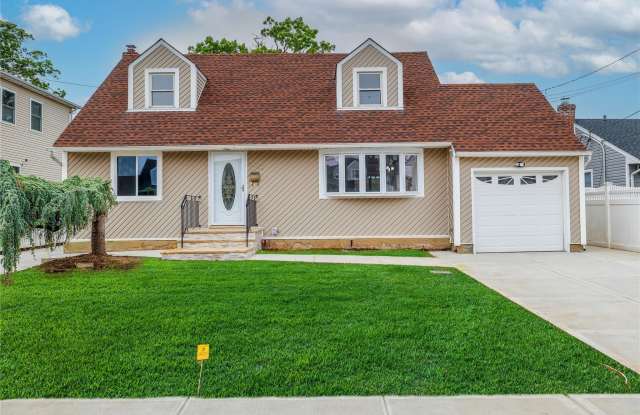 3883 Franklin Avenue photos photos