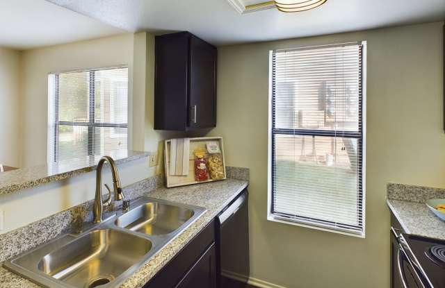 Stoney Brooke Apartments Gallery 3