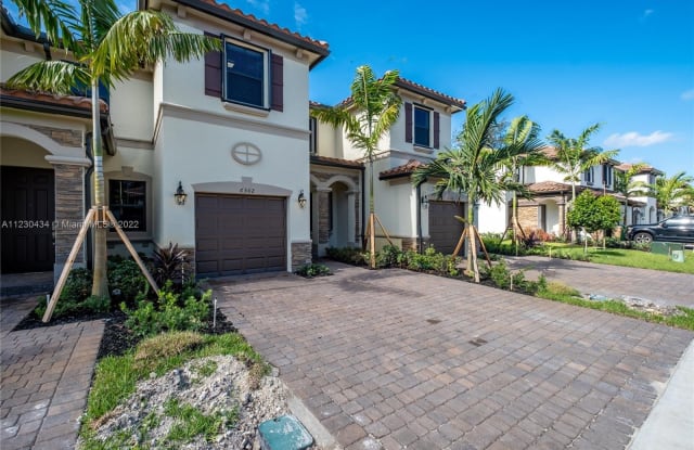 6502 South Anise Court - 6502 South Anise Court, Davie, FL 33314