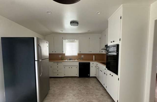 Coastal Living 3 bedroom home in the heart of Rio Del Mar in Aptos! Gallery 3