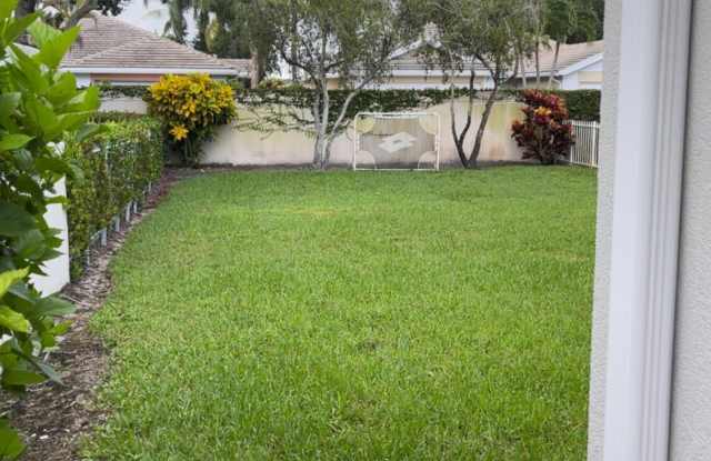 4426 LACEY OAK Drive Gallery 4
