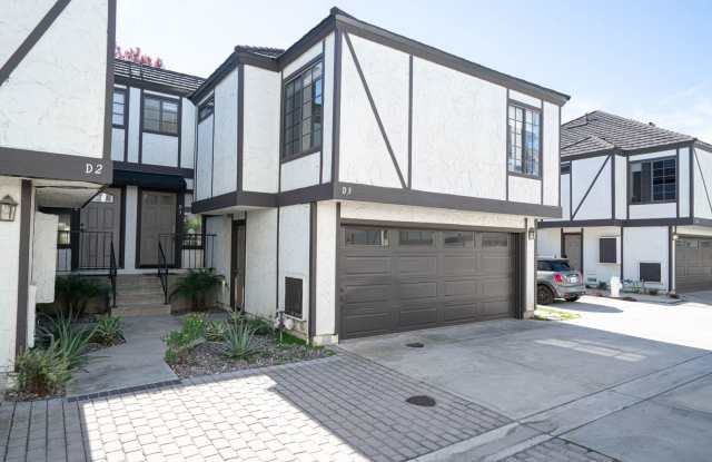 Centrally Located 2 BD/ 2 BA Townhome In Costa Mesa photos photos