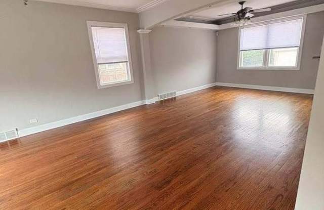 8440 S Winchester Avenue Gallery 4
